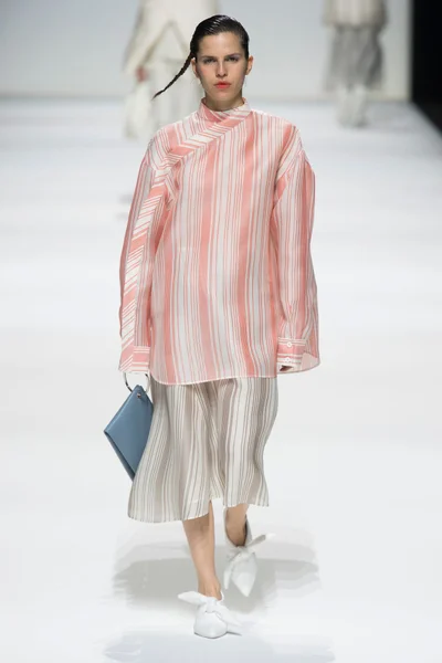 Look 49